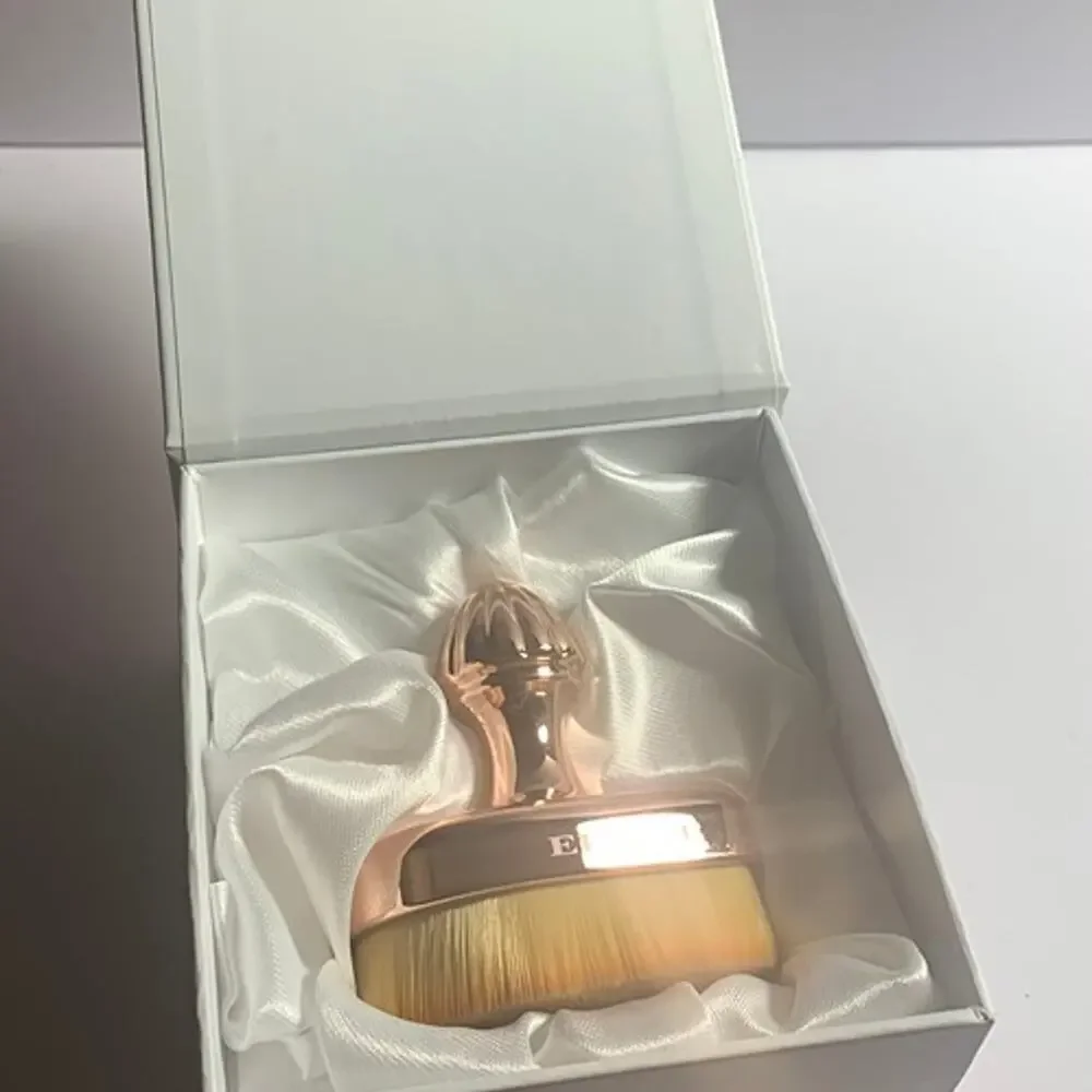 Eloise Mini Teardrop Brush – Rose Gold Makeup Brush
